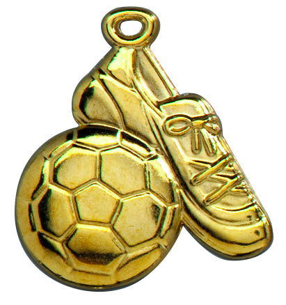 Eine Fußball mit Schuh Medaillen Ludwigshafen 53x50 mm PK78943, mit einem exklusiven Design in Goldfarbe, in Form eines Fußballs und eines Schuhs und mit einer Schlaufe an der Oberseite zum Befestigen an einer Halskette oder einem Schlüsselanhänger.