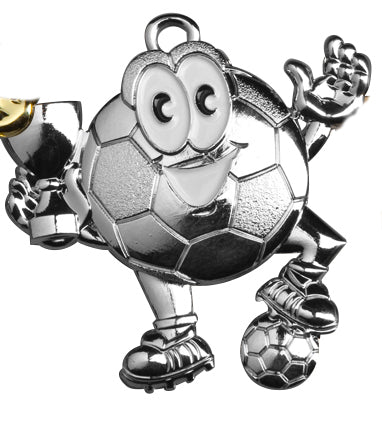 Eine aus hochwertigem Material gefertigte Fußball-Cartoon-Figur hält eine Trophäe in einer Hand und tritt dabei auf einen kleineren Fußball. Wir präsentieren die Fußball-Medaillen Gelsenkirchen 47 x 44 mm PK79147.